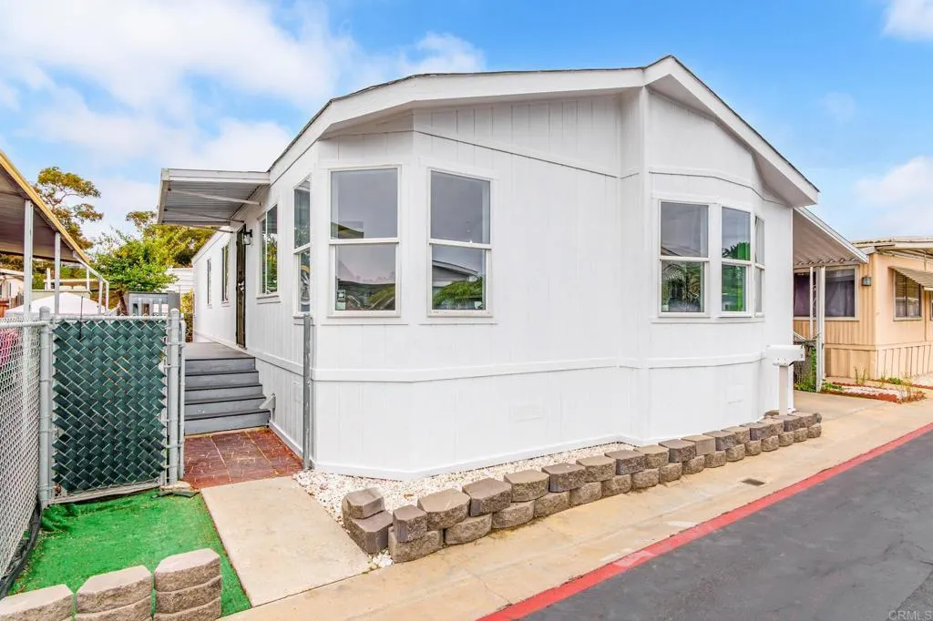 35 Parkwood Lane, Oceanside, CA, 92054