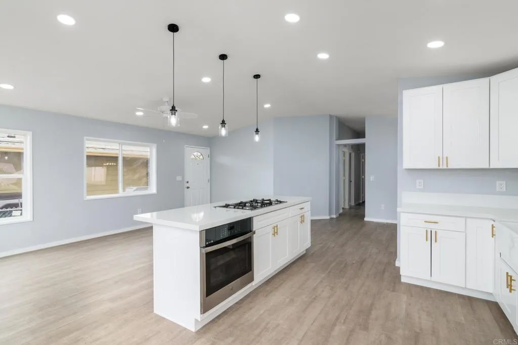 35 Parkwood Lane, Oceanside, CA, 92054