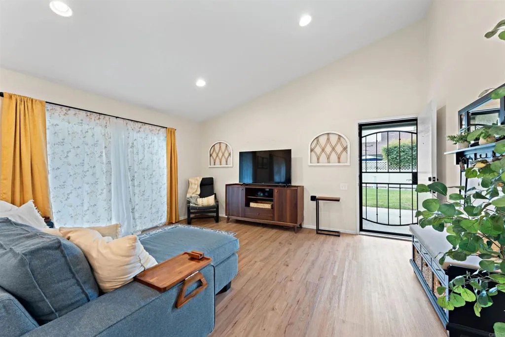 Photo #3: NDP2600783 Listing: Photo #3