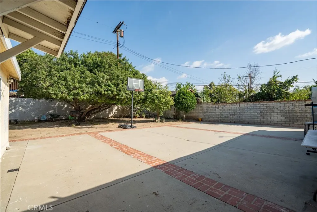 11044 Borden Avenue, Pacoima, CA, 91331