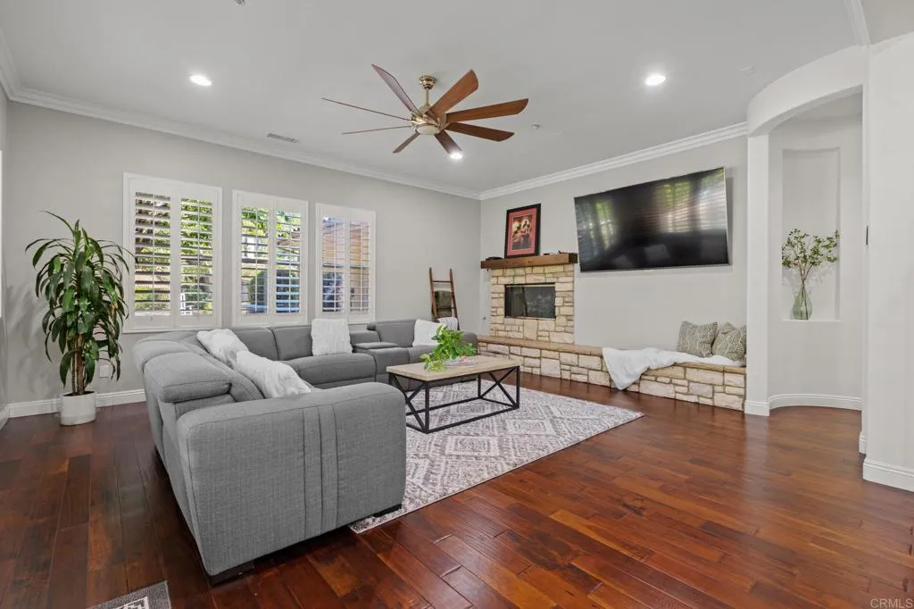 https://cdn.realtyfeed.com/cdn/127/306628240/752fe6839fca55983e8eb2f75b101094.webp