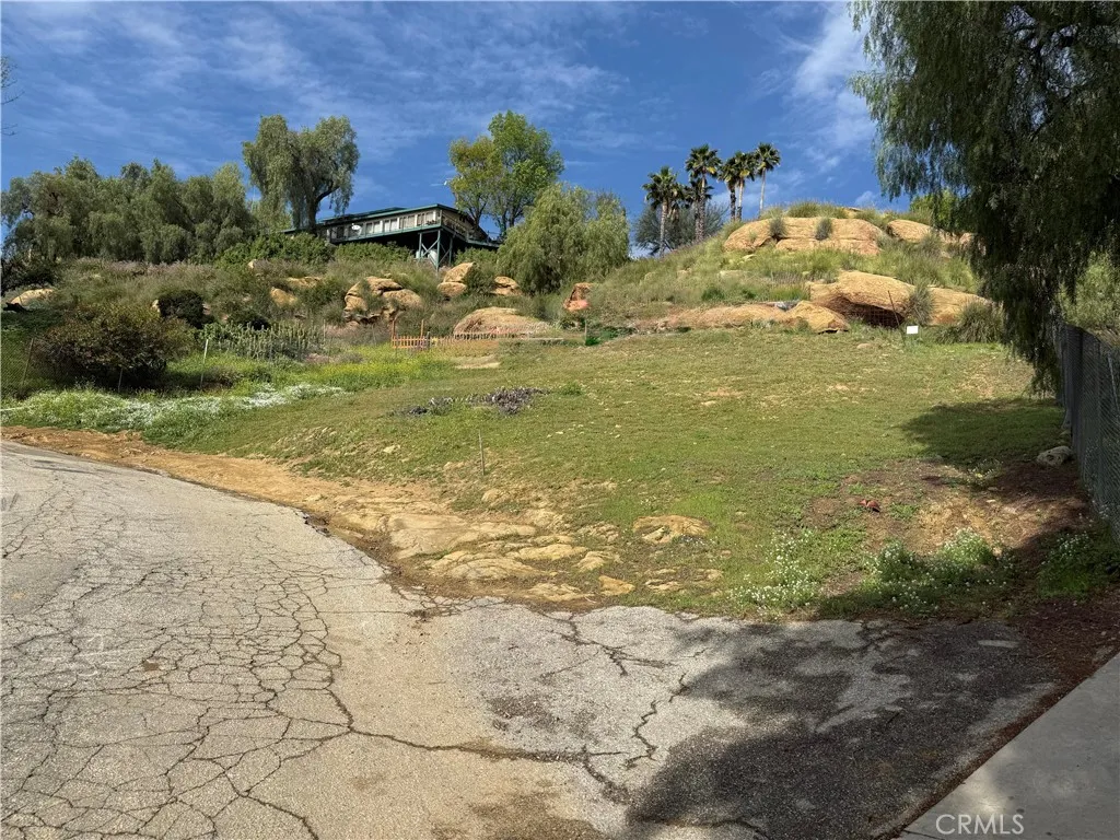 7365 Webb Rd, Chatsworth, CA 91311 - Photo 2 of 12, Chatsworth, CA