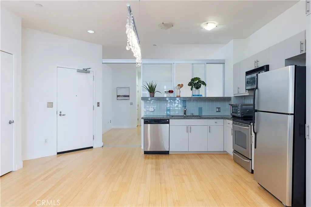 3810 Wilshire Boulevard Unit 802, Los Angeles, CA 90010 - Photo 3 of 35, Los Angeles, CA