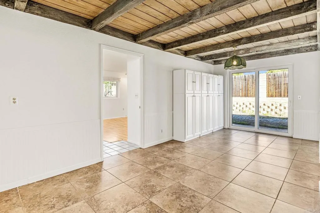 https://cdn.realtyfeed.com/cdn/127/306628391/377062b258ee548b0c5275dca008604b.webp