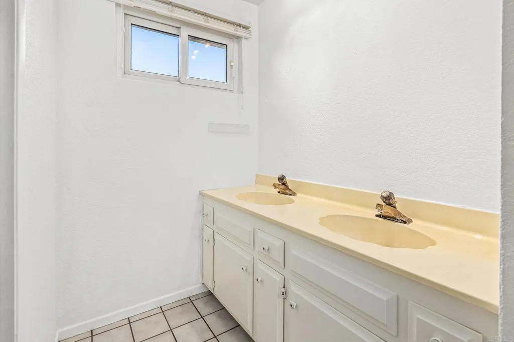 https://cdn.realtyfeed.com/cdn/127/306628391/5c5ea288e2f63dcc9e7a562230100842.webp