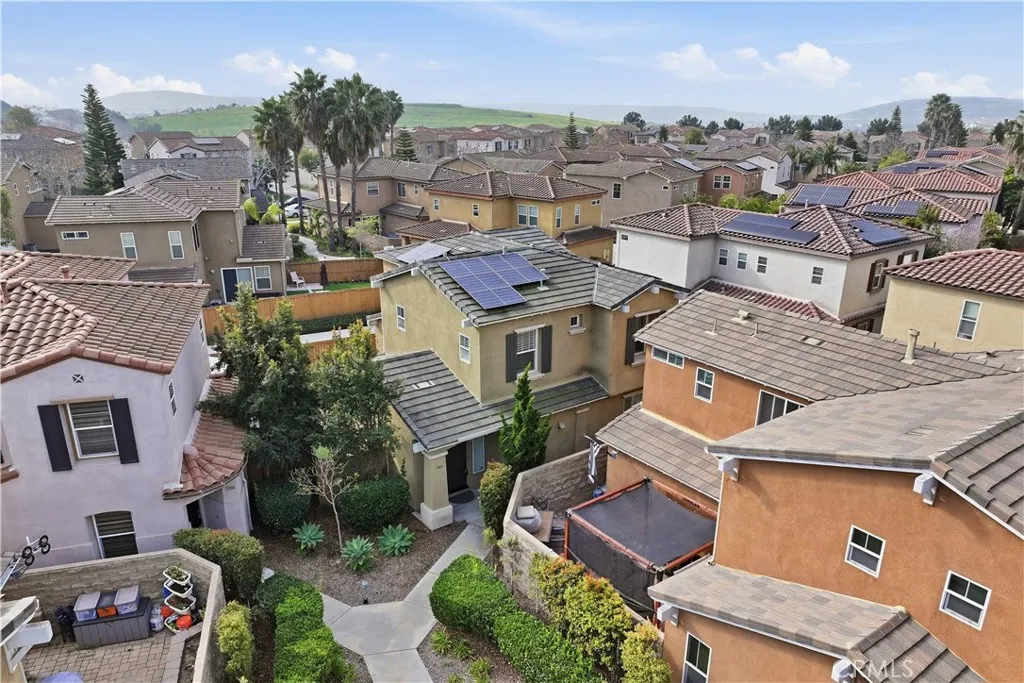https://cdn.realtyfeed.com/cdn/127/306628416/cf5d0a1d87d96a417b61efae214283a2.webp