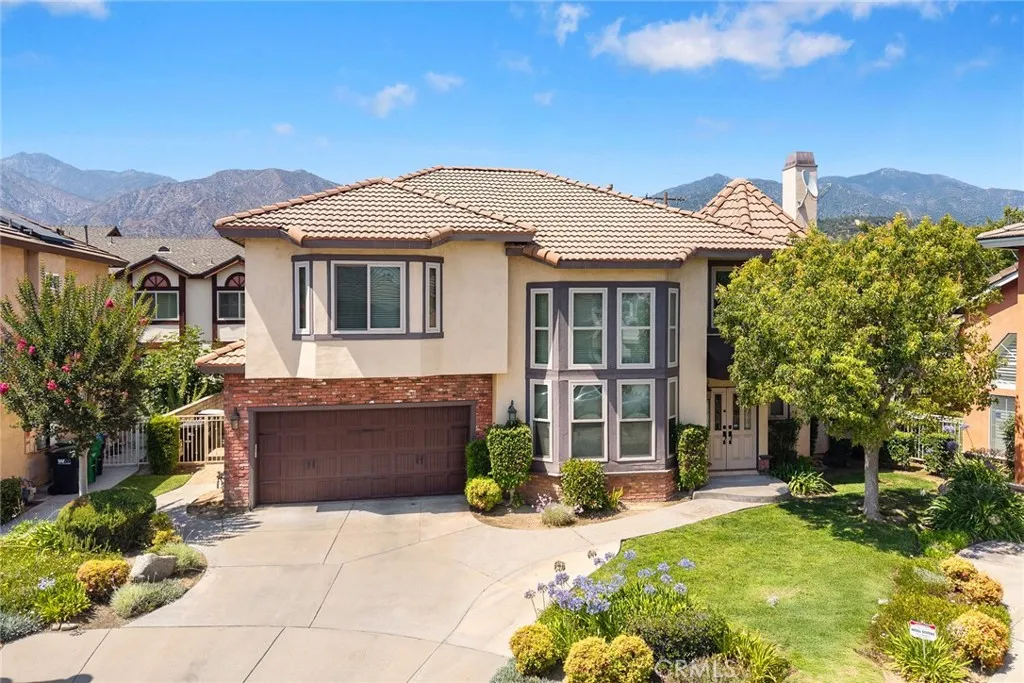 826 Country Oaks Lane