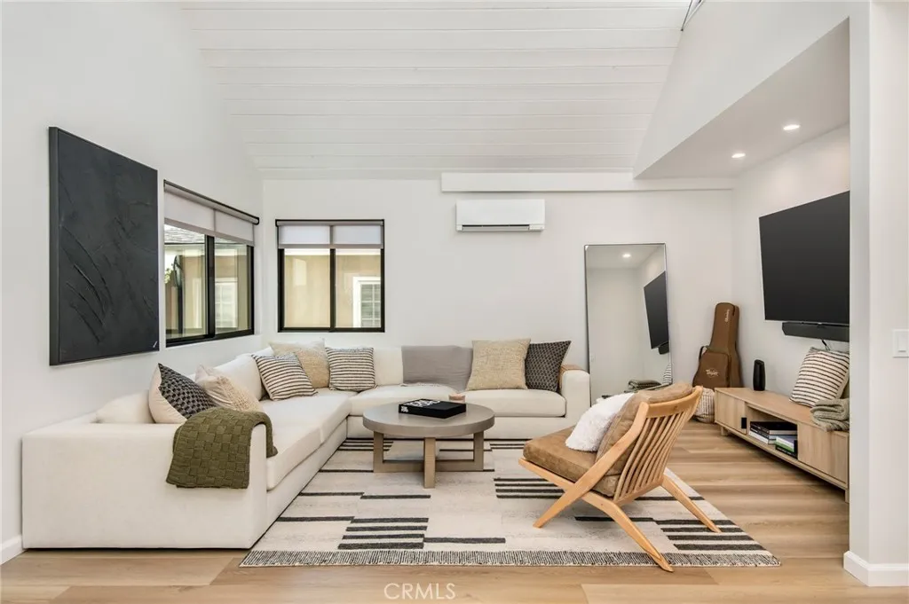 Corona Del Mar, CA 92625