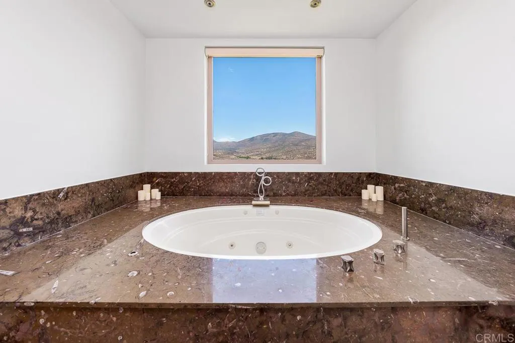 https://cdn.realtyfeed.com/cdn/127/306628582/28155b1047c81768e3a94091baaf1302.webp