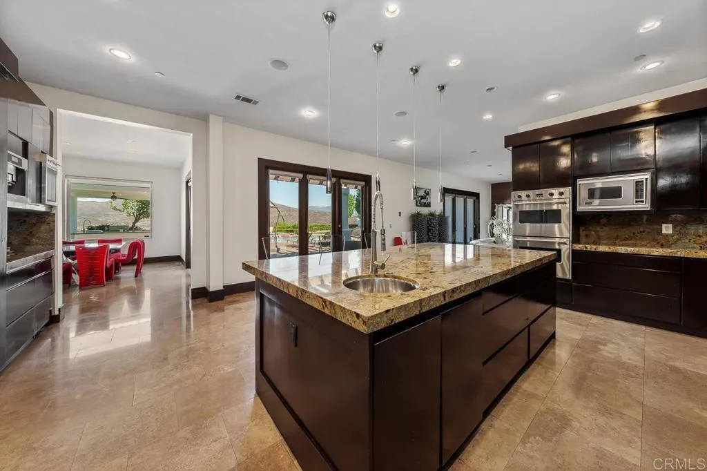 https://cdn.realtyfeed.com/cdn/127/306628582/48f734bc8f3f1be728a3f9e83baee9b1.webp