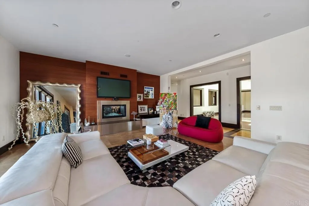 https://cdn.realtyfeed.com/cdn/127/306628582/54af2080955ecad6e3610e2423ab85e9.webp
