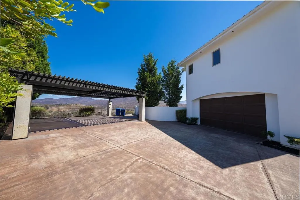 https://cdn.realtyfeed.com/cdn/127/306628582/9de823bfc5f6f4d62167822c18128348.webp