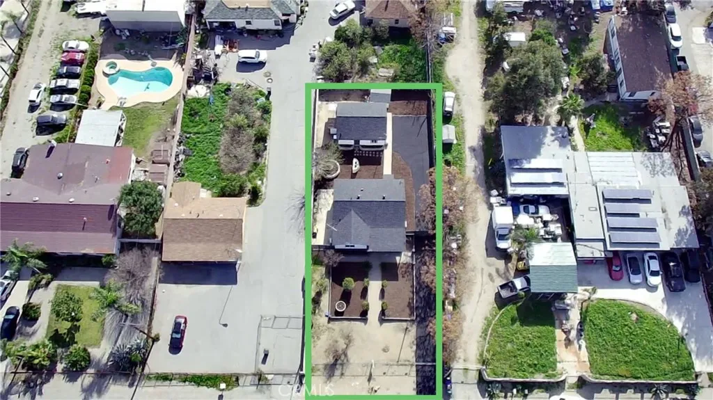 18407 Hawthorne Avenue, Bloomington, CA 92316 - Photo 3 of 25, Bloomington, CA