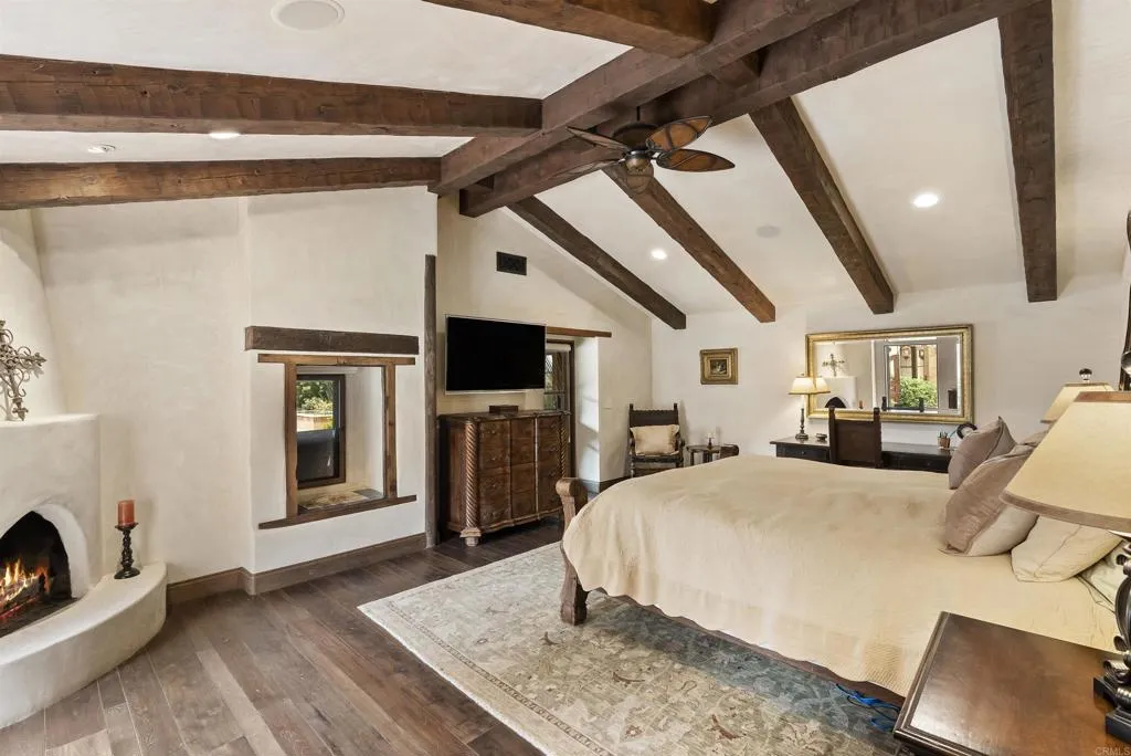 https://cdn.realtyfeed.com/cdn/127/306628619/544c3183d8c87b112f425930e0c35f0f.webp