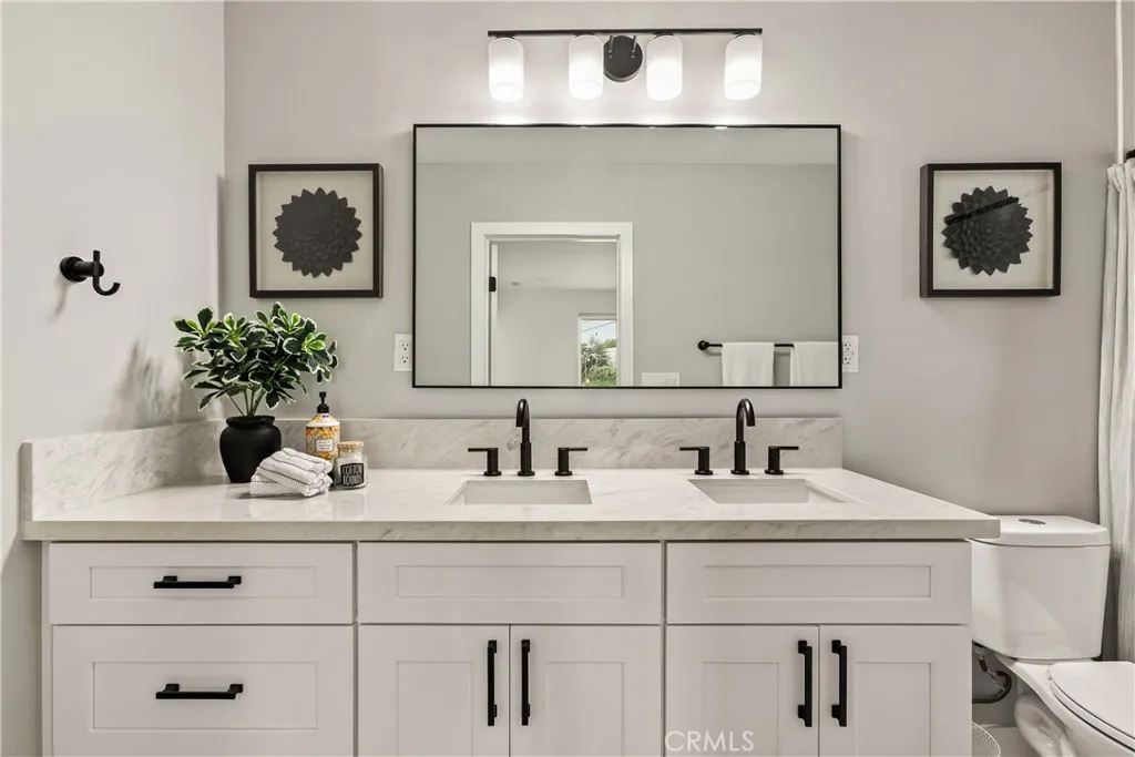 https://cdn.realtyfeed.com/cdn/127/306628630/eb9032d026e9b92f4da6cd59d1f0eb72.webp