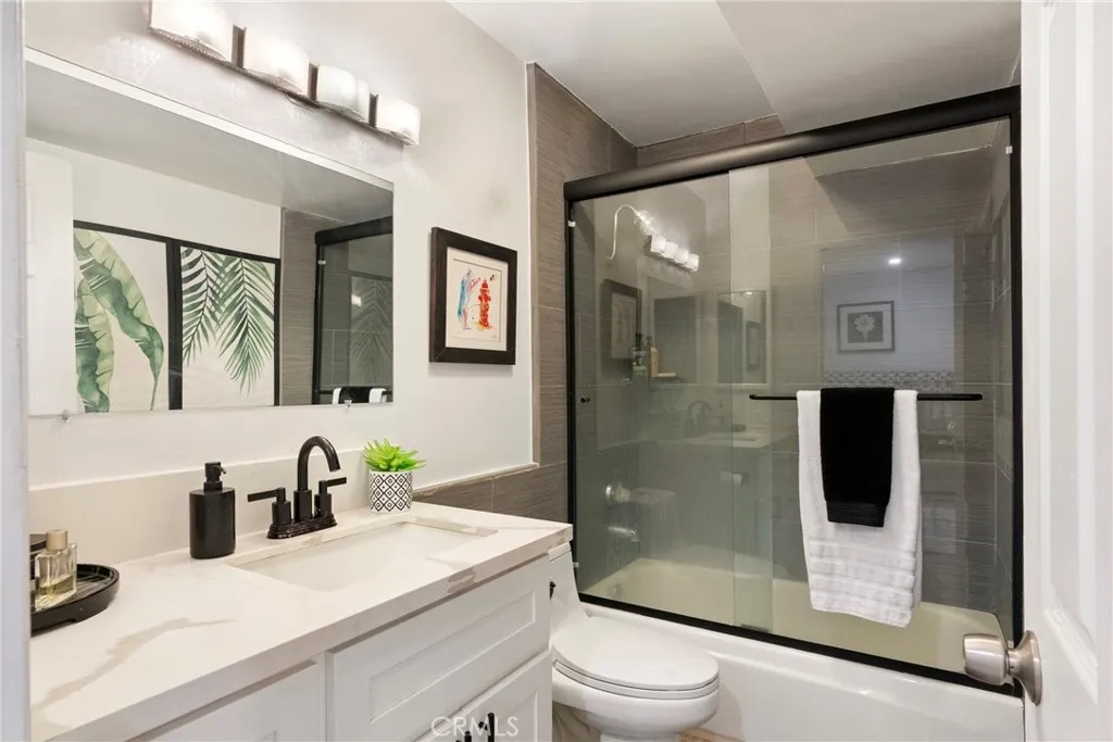 906 Doheny UNIT 303, West Hollywood, CA, 90069