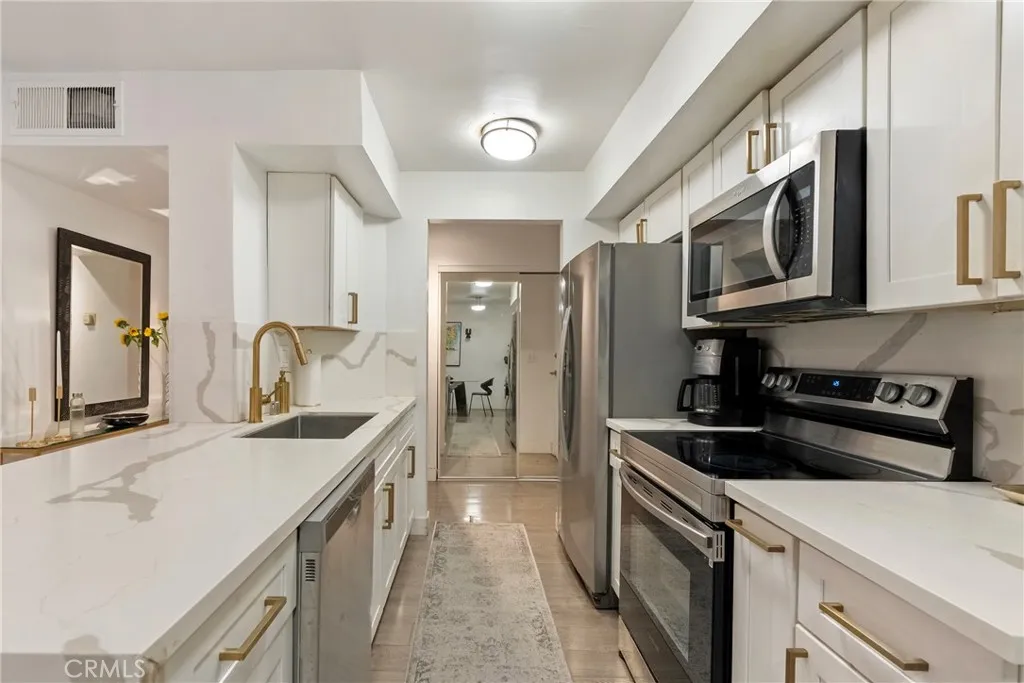 906 Doheny UNIT 303, West Hollywood, CA, 90069