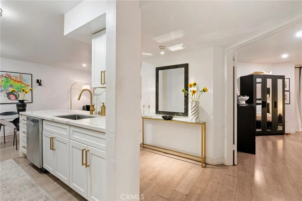 906 Doheny UNIT 303, West Hollywood, CA, 90069