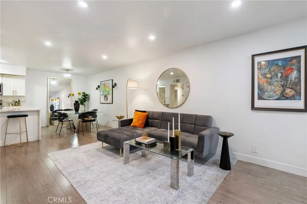 906 Doheny UNIT 303, West Hollywood, CA, 90069