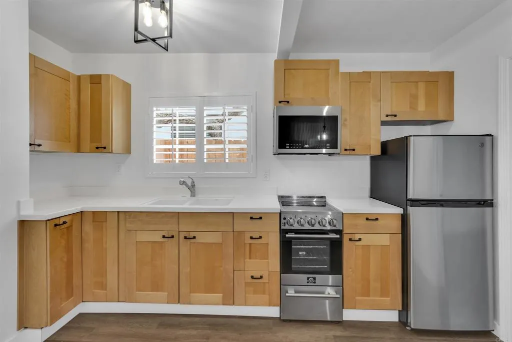 https://cdn.realtyfeed.com/cdn/127/306628743/94ef983fe3b10a1f6d9b990ca70b3a1c.webp