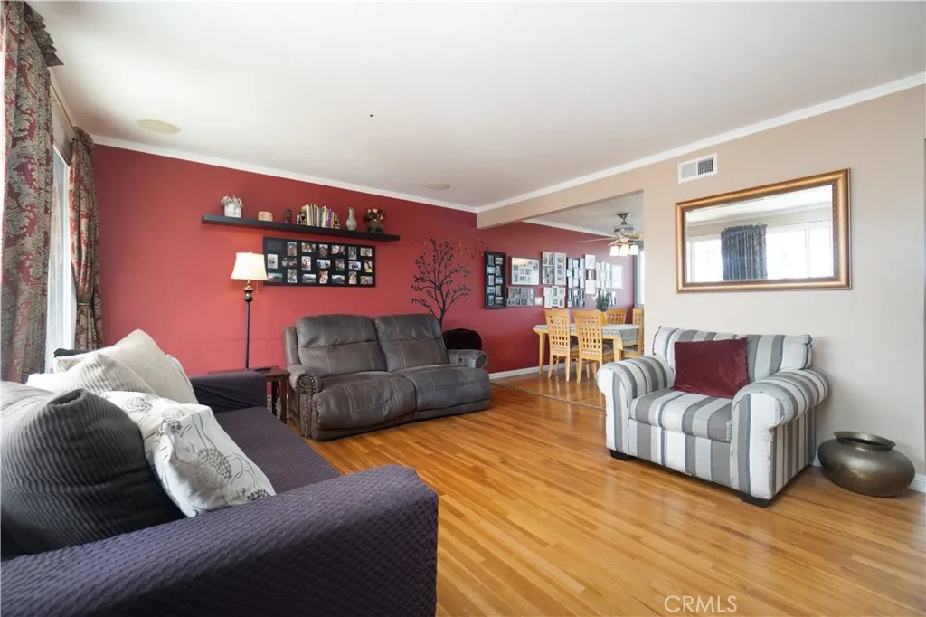 https://cdn.realtyfeed.com/cdn/127/306628814/0c0cc30628c3473ae6f4fde1531f9b03.webp