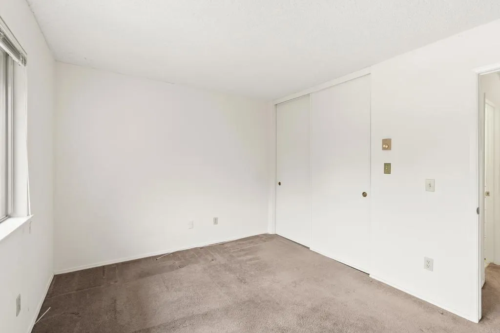 https://cdn.realtyfeed.com/cdn/127/306628815/27c0a92ccea1acbf9319e55a57d14ba5.webp