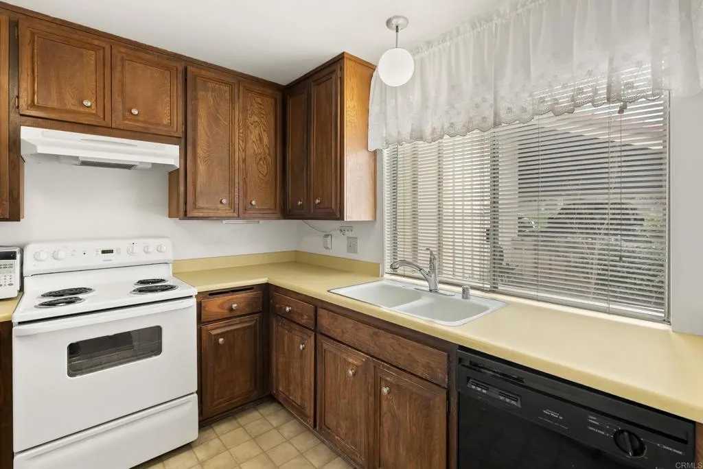 https://cdn.realtyfeed.com/cdn/127/306628815/681f32b6521d88c6f149dcc0569ccf0f.webp