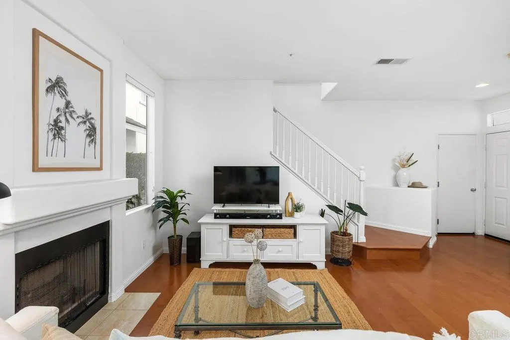 https://cdn.realtyfeed.com/cdn/127/306628929/999647f24f8108cfccad35850955e3ec.webp