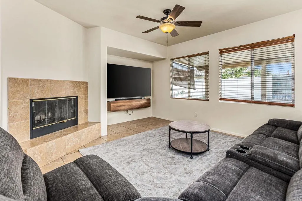 35622 Denver Circle, Winchester, CA 92596 - Photo 4 of 25, Winchester, CA