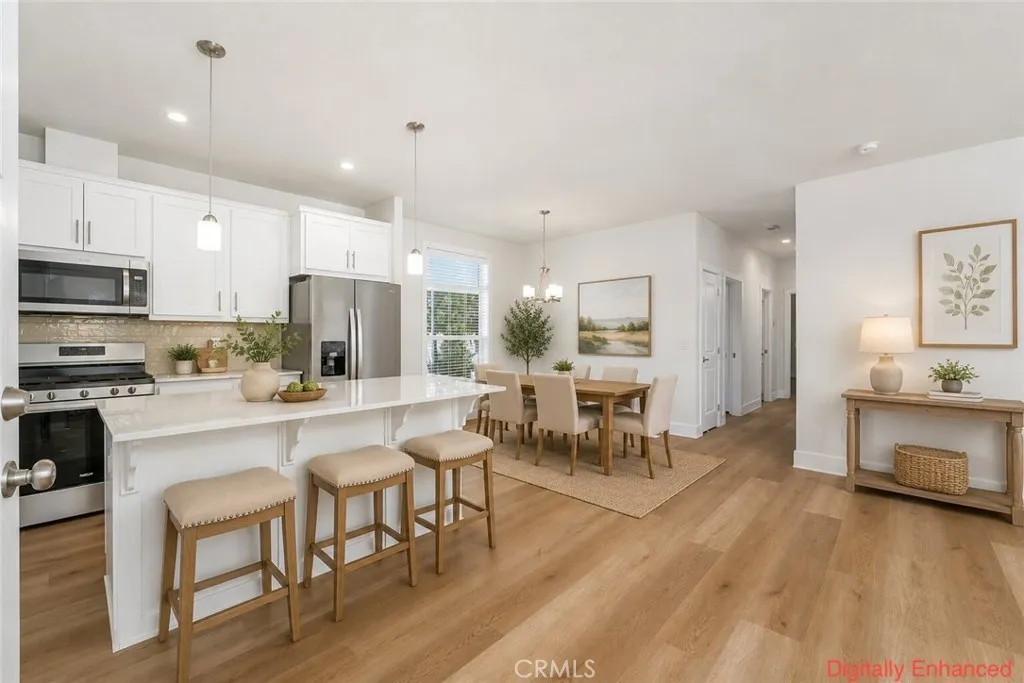 https://cdn.realtyfeed.com/cdn/127/306629111/80517a5a6ae4d4eec39e4dc0ac4d27b8.webp