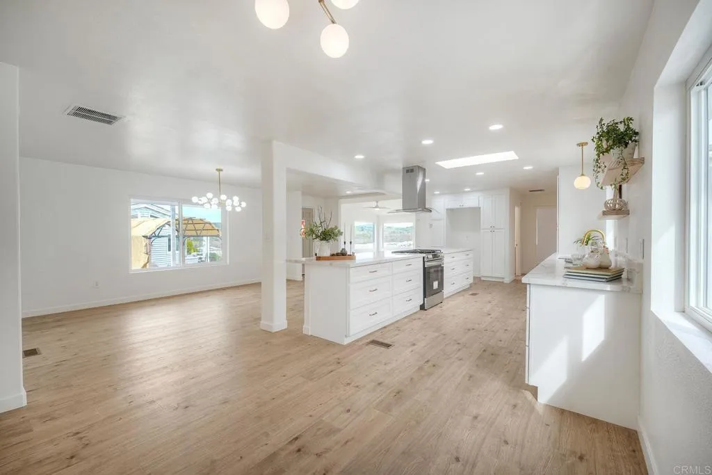 https://cdn.realtyfeed.com/cdn/127/306629118/0e3e243d8207711d01430919c0a71a18.webp