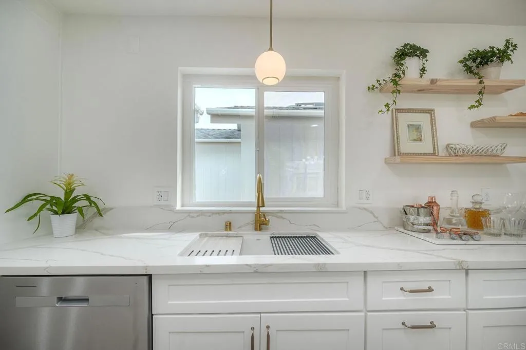 https://cdn.realtyfeed.com/cdn/127/306629118/13b57f74b64a4bc84668ab46acb1c73d.webp