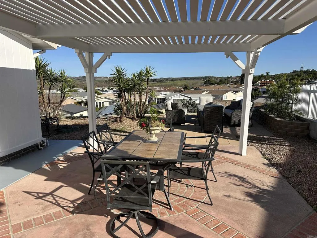 https://cdn.realtyfeed.com/cdn/127/306629118/d27c3469ae425f5ba7ba78f37c5be910.webp