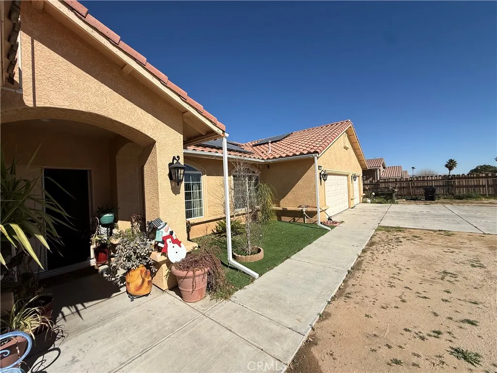 14930 Coalinga, Victorville, CA 92392 - Photo 2 of 24, Victorville, CA