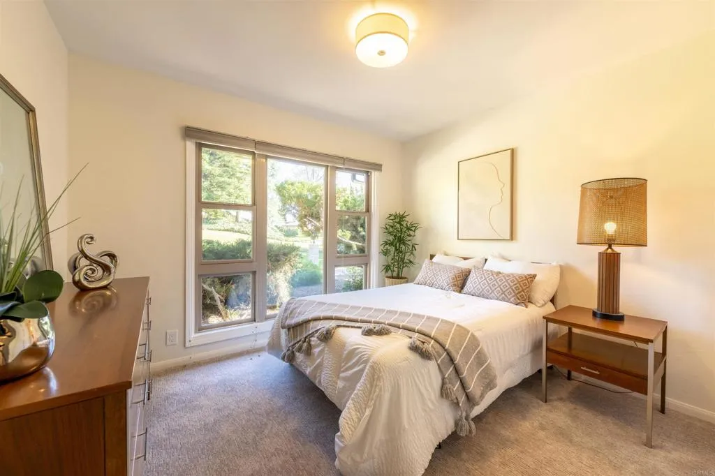 https://cdn.realtyfeed.com/cdn/127/306629137/119f90b90b488345c70eaf811972aa65.webp