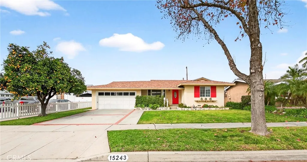 15243 Crosswood, La Mirada, CA 90638