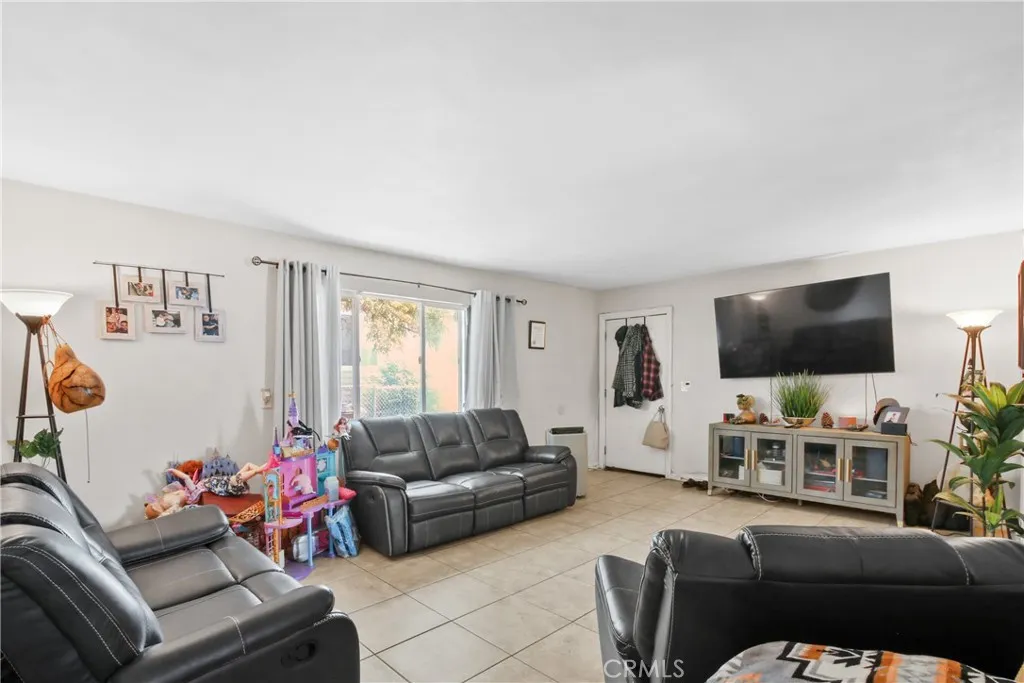 563 W Main, San Jacinto, CA 92583 - Photo 2 of 20, San Jacinto, CA