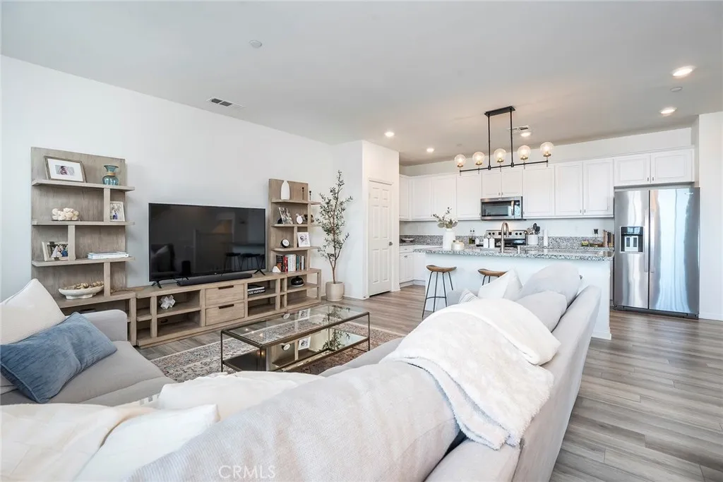 Photo #5: SW26018227 Listing: Photo #5