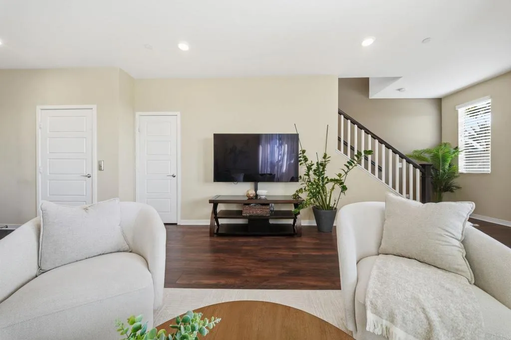https://cdn.realtyfeed.com/cdn/127/306629235/091e52622c6a47a7f04934920b563c9e.webp