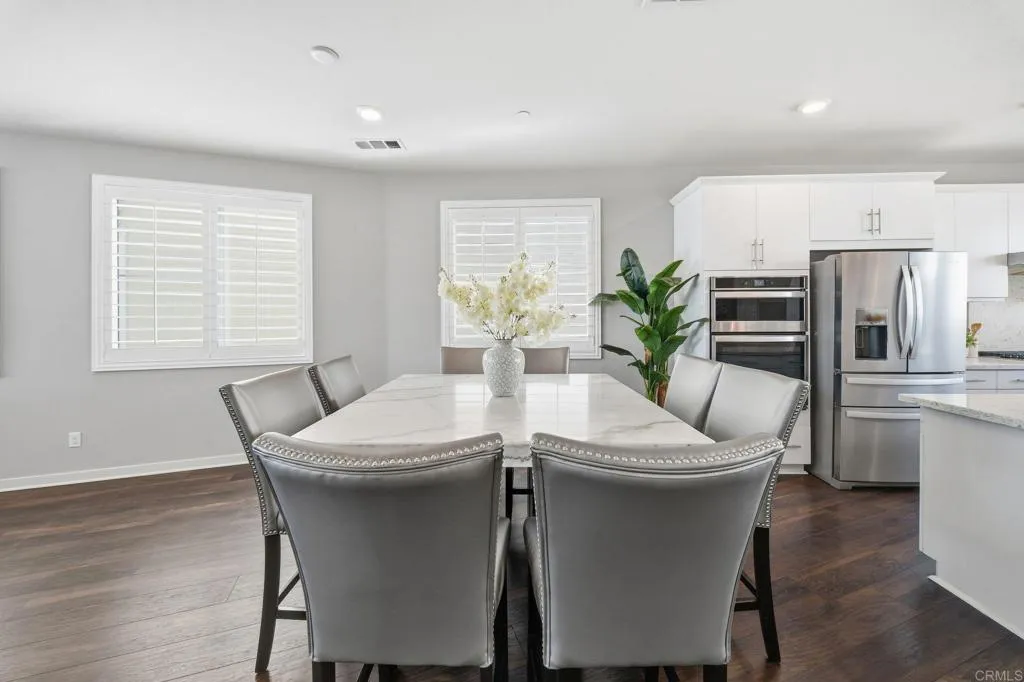 https://cdn.realtyfeed.com/cdn/127/306629235/134fc85377be0144a4f9dd1279bc0c1c.webp