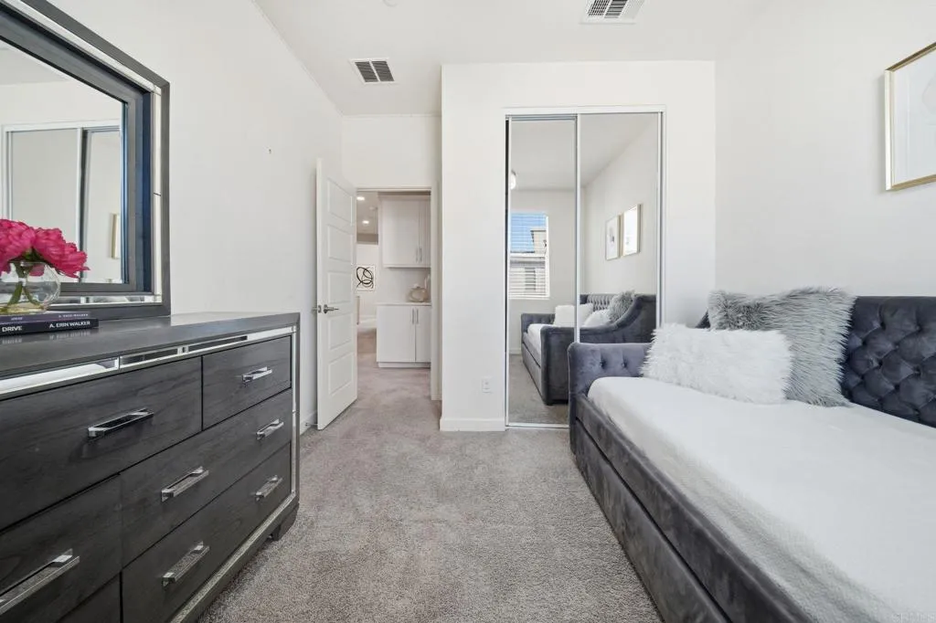 https://cdn.realtyfeed.com/cdn/127/306629235/35324db9ab5de299f3aa290d661ad0bc.webp