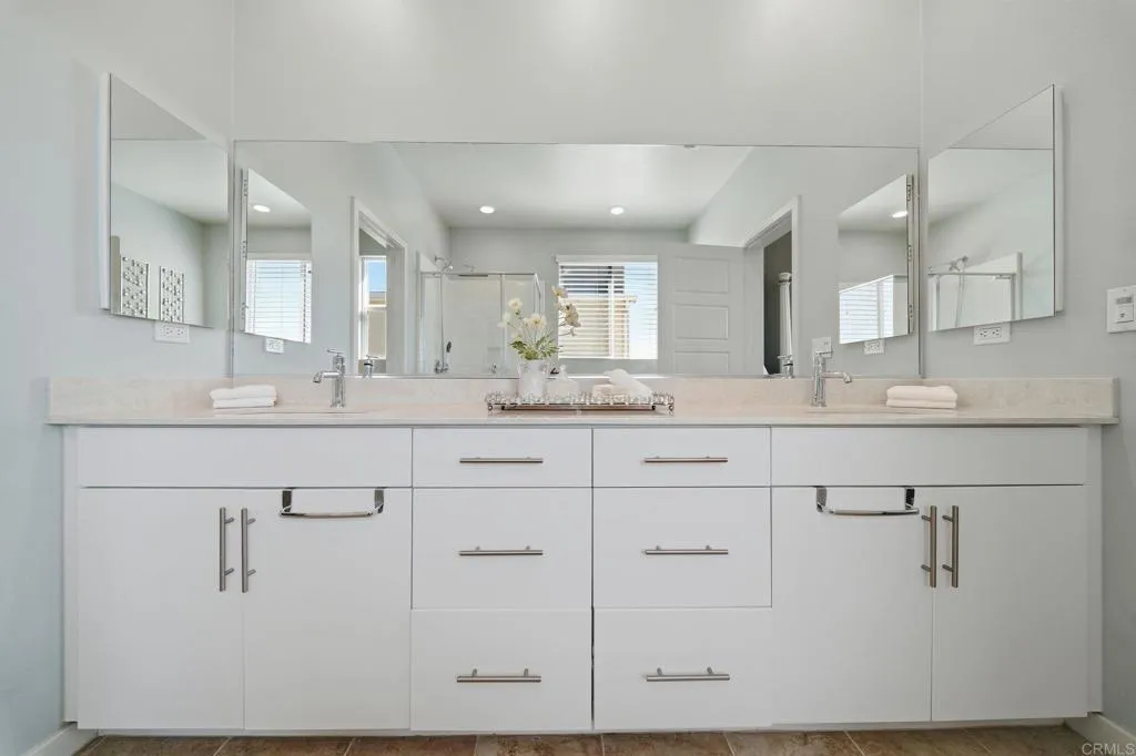 https://cdn.realtyfeed.com/cdn/127/306629235/360e133d83ff9b95b1adf75cd19eef01.webp