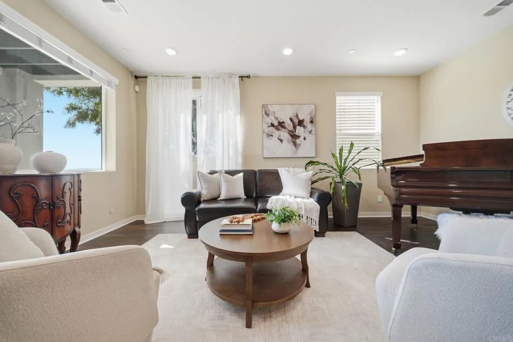 https://cdn.realtyfeed.com/cdn/127/306629235/4fb701d6401c4a79c338c0adb7e26458.webp