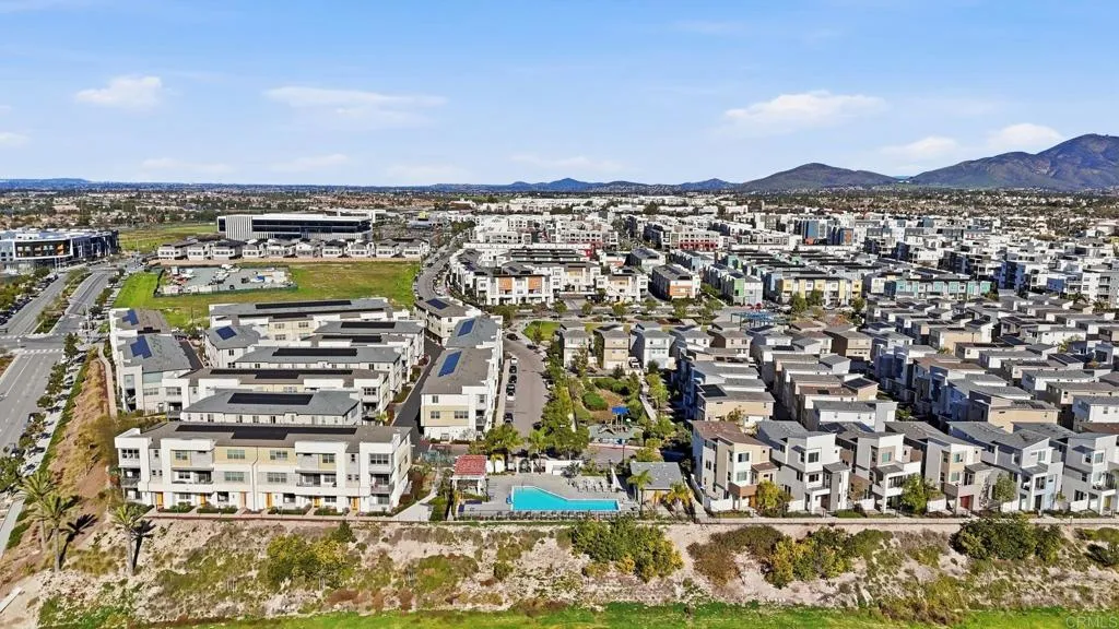 https://cdn.realtyfeed.com/cdn/127/306629235/74abdc57bdd2a548d3f55c579282dbf8.webp