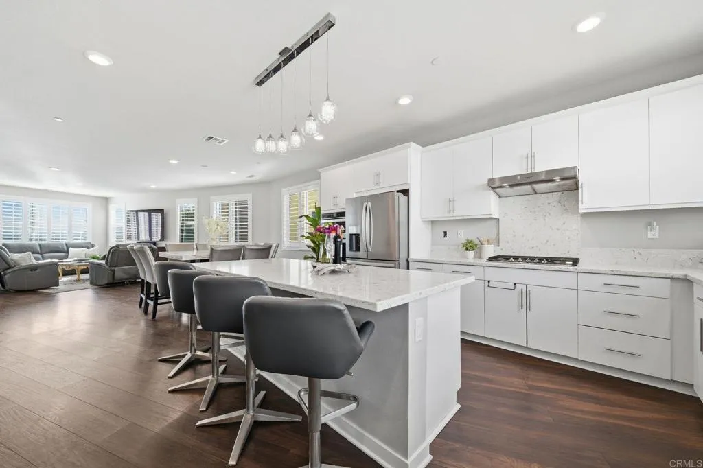 https://cdn.realtyfeed.com/cdn/127/306629235/868e7aeacb25eea9d3ca5269607e99f1.webp