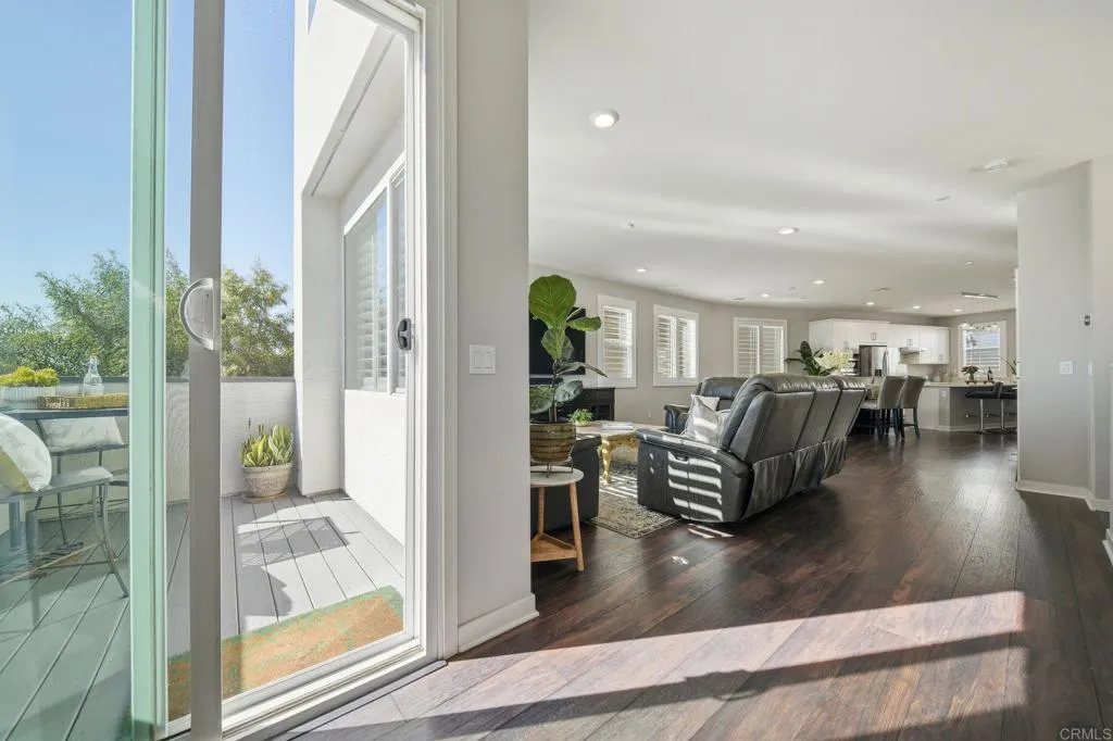https://cdn.realtyfeed.com/cdn/127/306629235/fddda5c68da001a575f3ada348cbdecc.webp