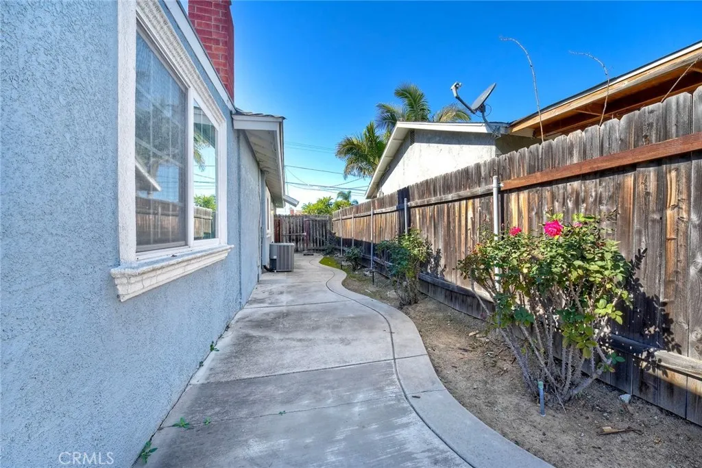 https://cdn.realtyfeed.com/cdn/127/306629303/96236bbe62dd3214a006f411f10d135a.webp