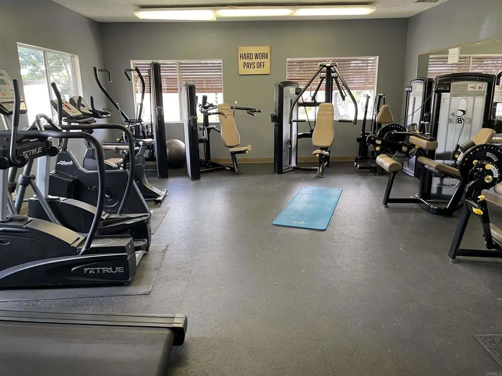 https://cdn.realtyfeed.com/cdn/127/306629342/92d30bff8f72566c2f7f18f373906615.webp