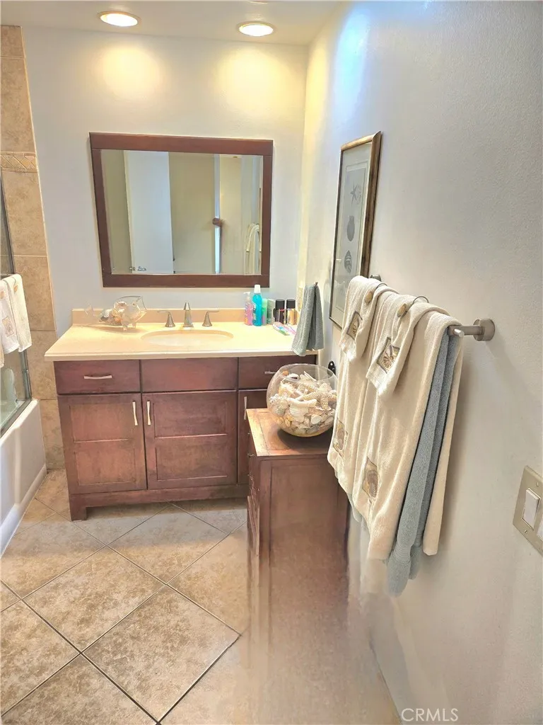 Photo #21: ND26018357 Listing: Photo #21