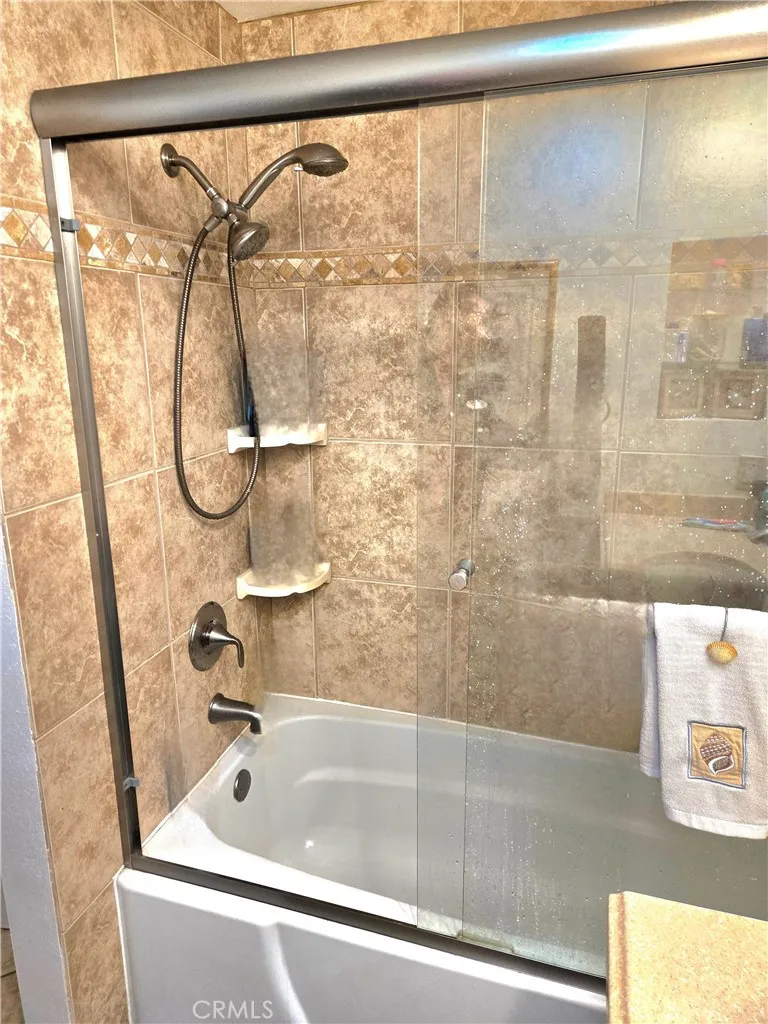 Photo #20: ND26018357 Listing: Photo #20